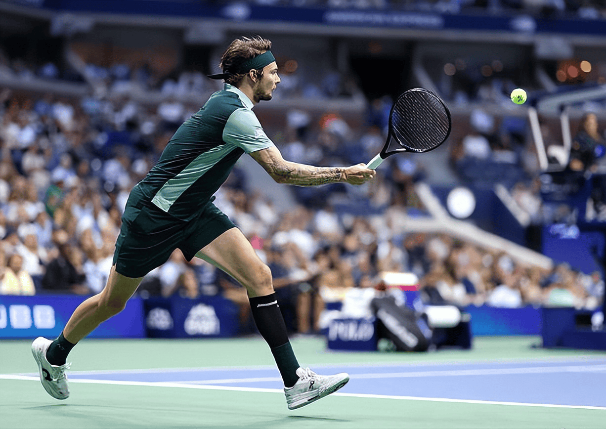 拉沃尔杯横扫蒙特卡洛大师赛,辛纳刷新纪录 拉沃尔杯横扫蒙特卡洛大师赛,辛纳刷新纪录