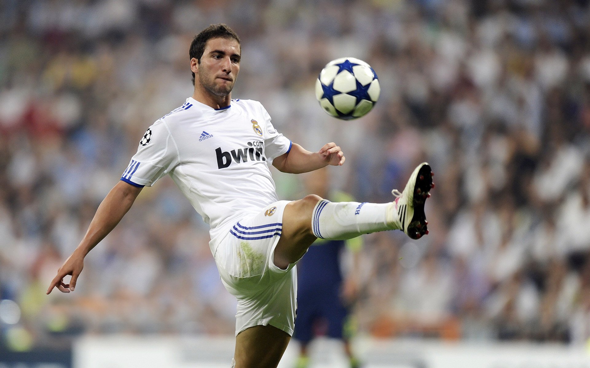 乌克兰行云流水般连击击溃哥斯达黎加，门迪中场魔术师导演胜利